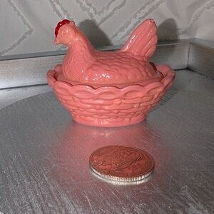 Westmoreland Glass 2.5 “ Pink glass Hen on Nest salt cellar Figurine